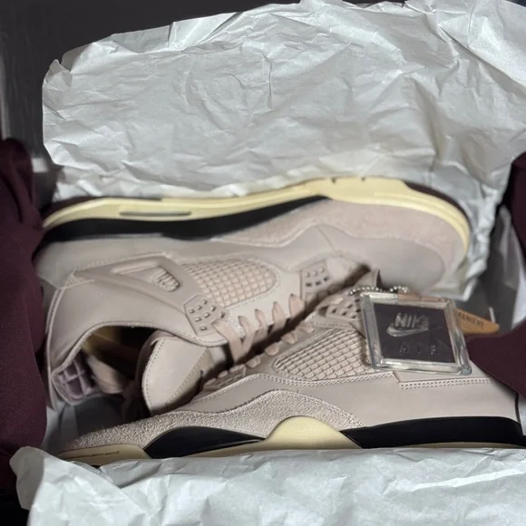 Jordan 4 A Ma Maniere Fossil Stone - Picture 7 of 8